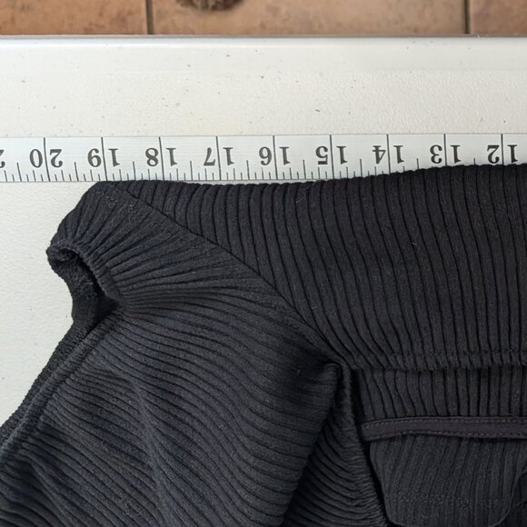 H&M Black Ribbed Knit Crop Top Size XXL  Plus Size - Picture 3 of 6